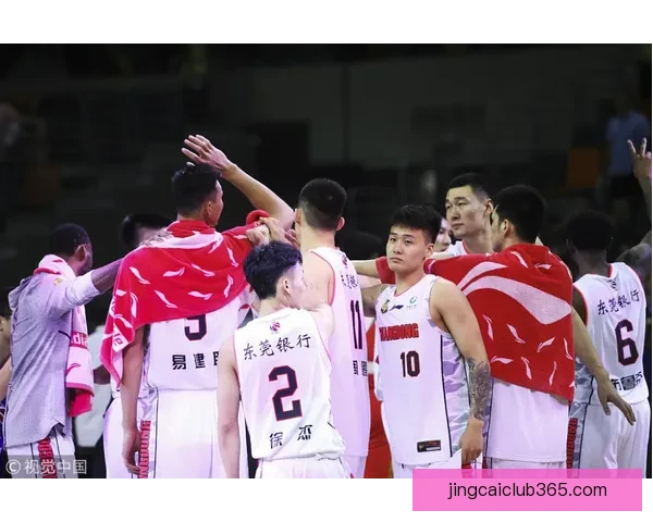 火箭五虎合力狂砍96分申京全场36+14+7KD三节高效掌控比赛